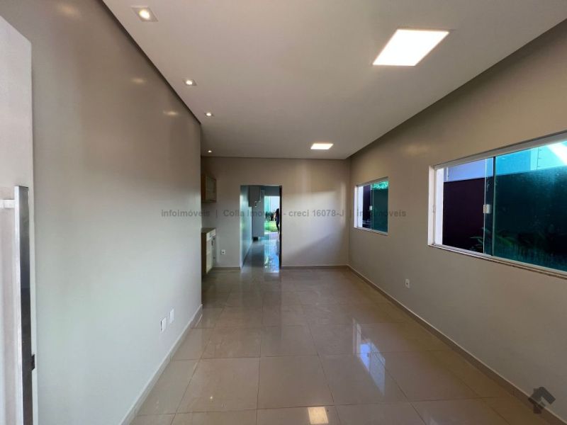 Casa ampla com marcenaria completa e piscina