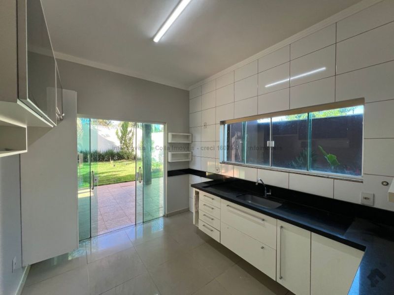 Casa ampla com marcenaria completa e piscina — Rita Vieira, Campo Grande MS