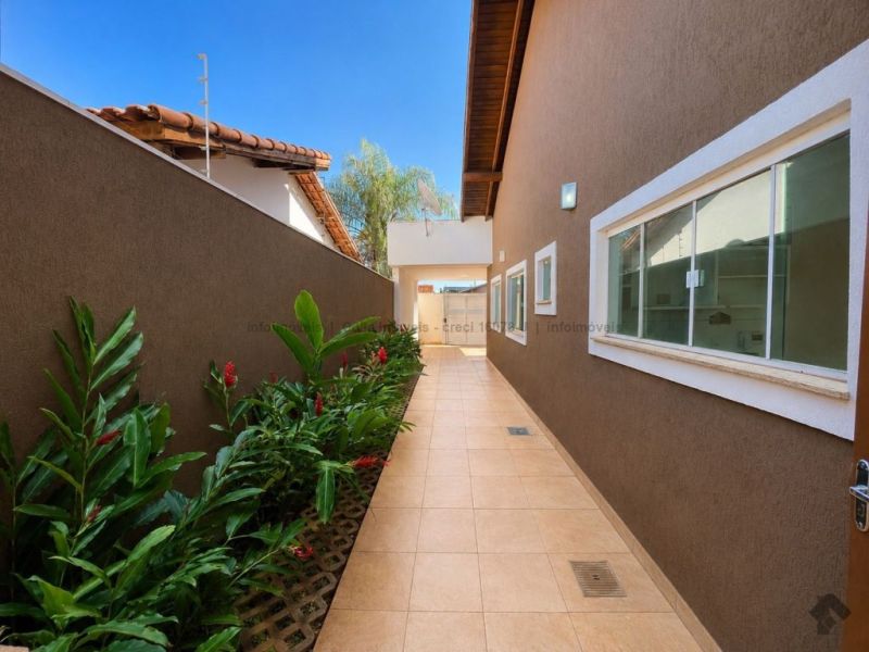 Casa ampla com marcenaria completa e piscina — Rita Vieira, Campo Grande MS