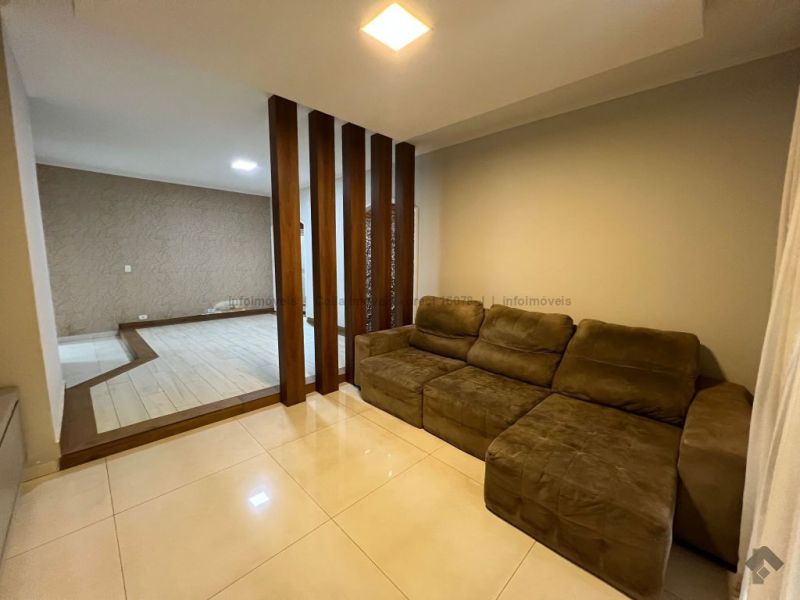 Casa térrea de esquina próximo ao shopping — Campo Grande, Campo Grande MS