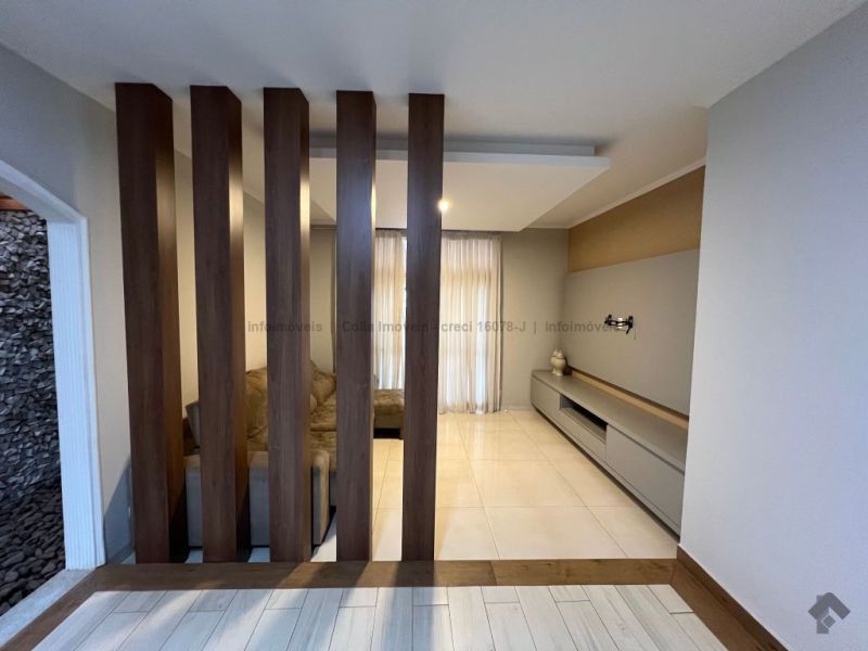 Casa térrea de esquina próximo ao shopping — Campo Grande, Campo Grande MS