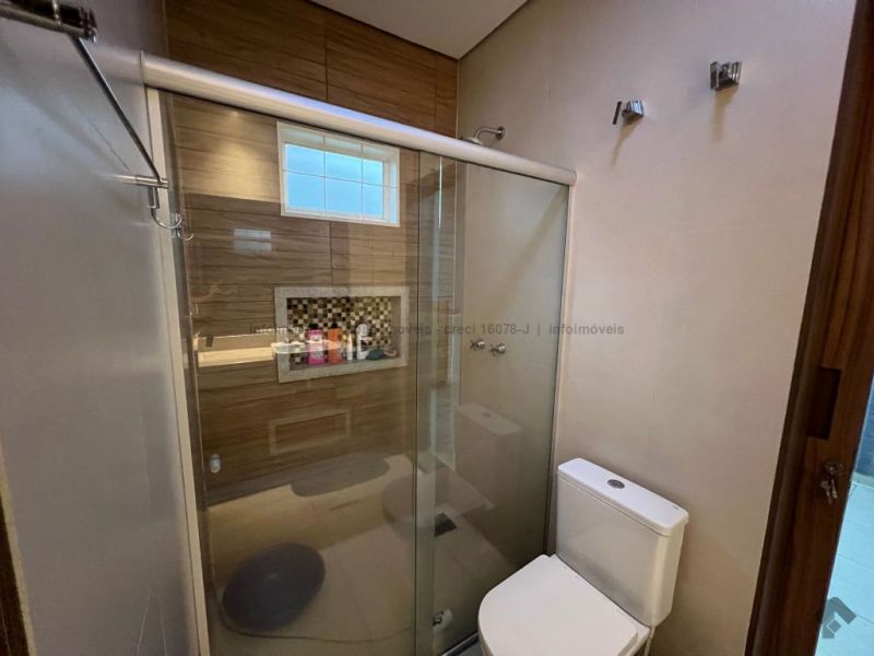 Casa térrea de esquina próximo ao shopping — Campo Grande, Campo Grande MS
