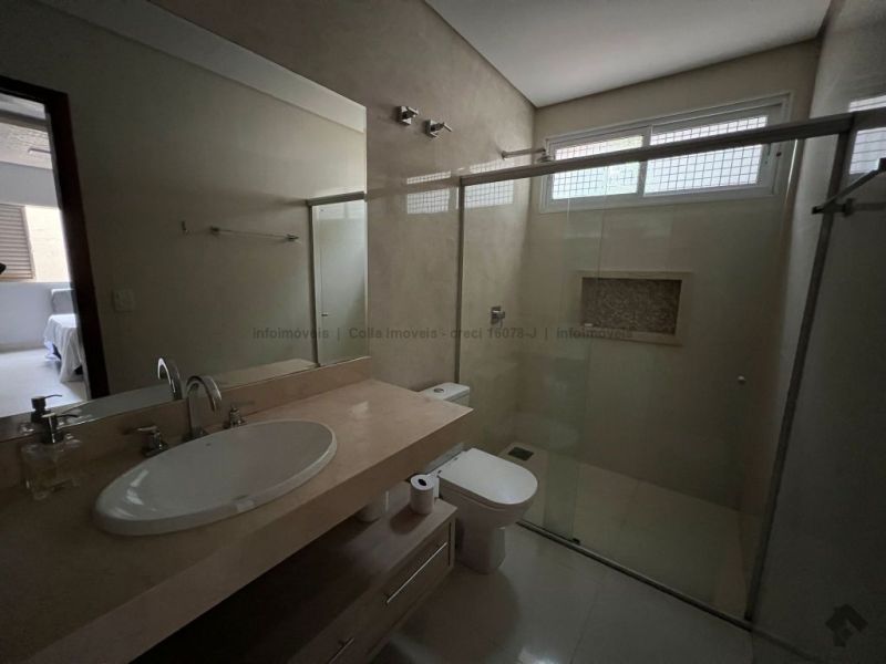 Casa térrea de esquina próximo ao shopping — Campo Grande, Campo Grande MS