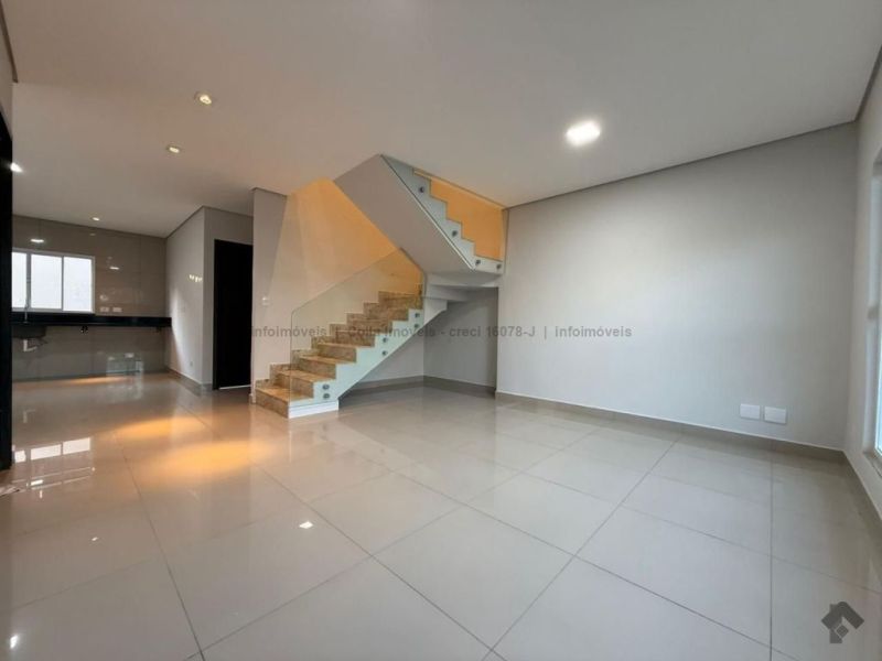 Sobrado reformado e ampliado — Grand Village, Campo Grande MS