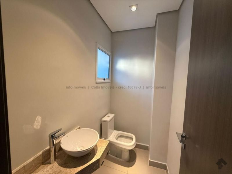Sobrado reformado e ampliado — Grand Village, Campo Grande MS