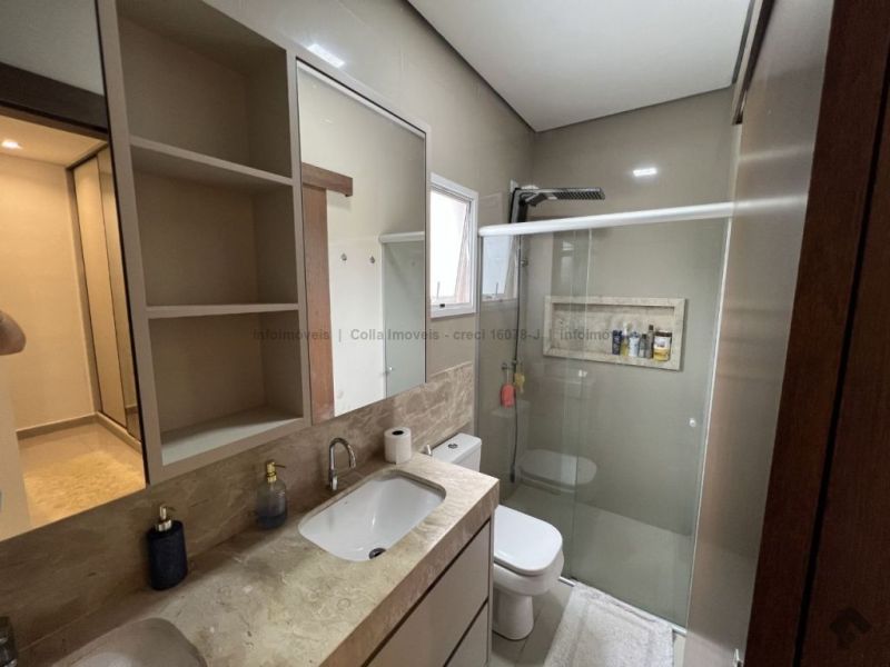Sobrado reformado e ampliado — Grand Village, Campo Grande MS